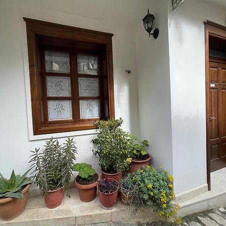 Apartment Altin In Old Town Берат Екстер'єр фото