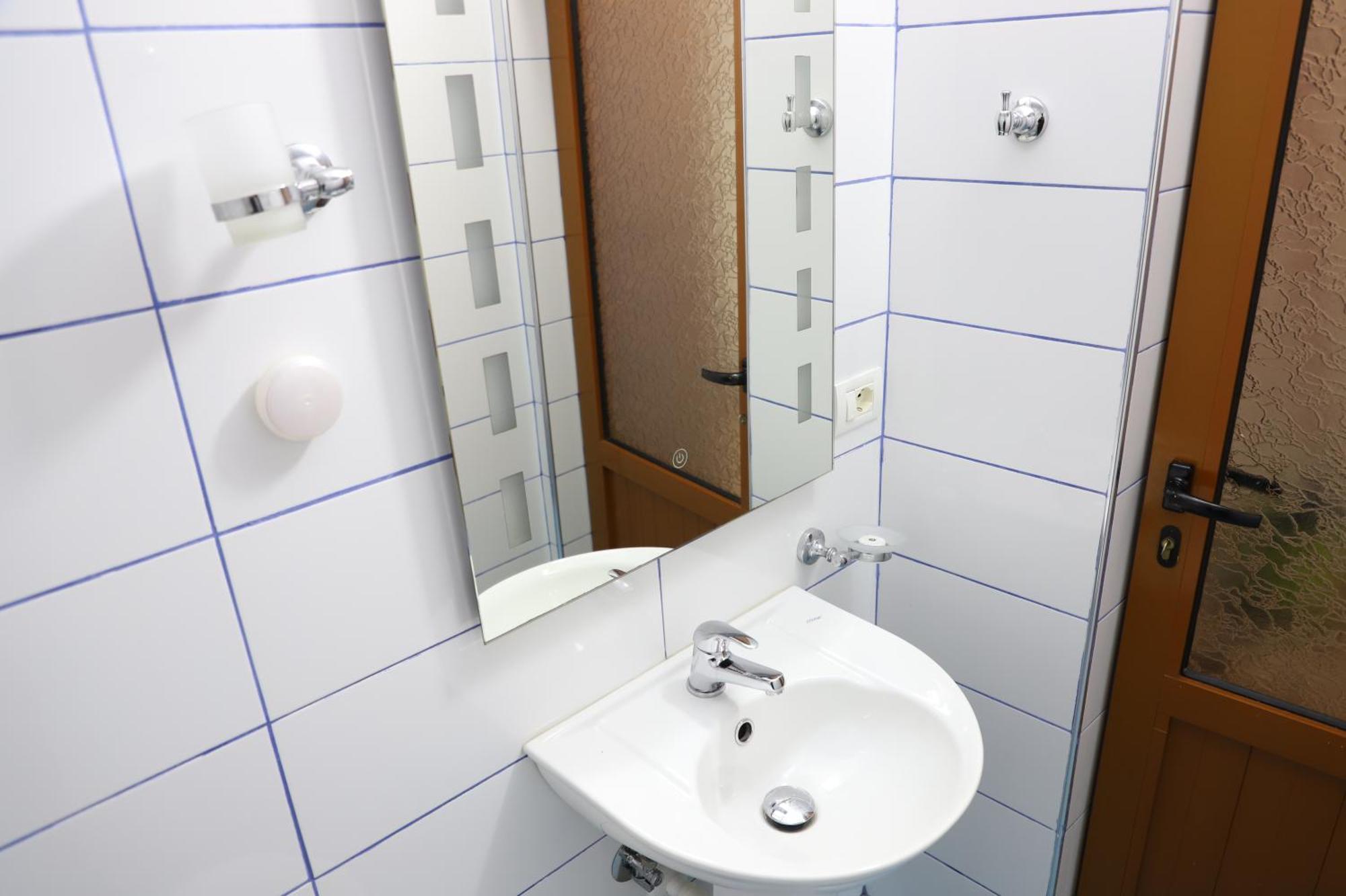 Apartment Altin In Old Town Берат Екстер'єр фото