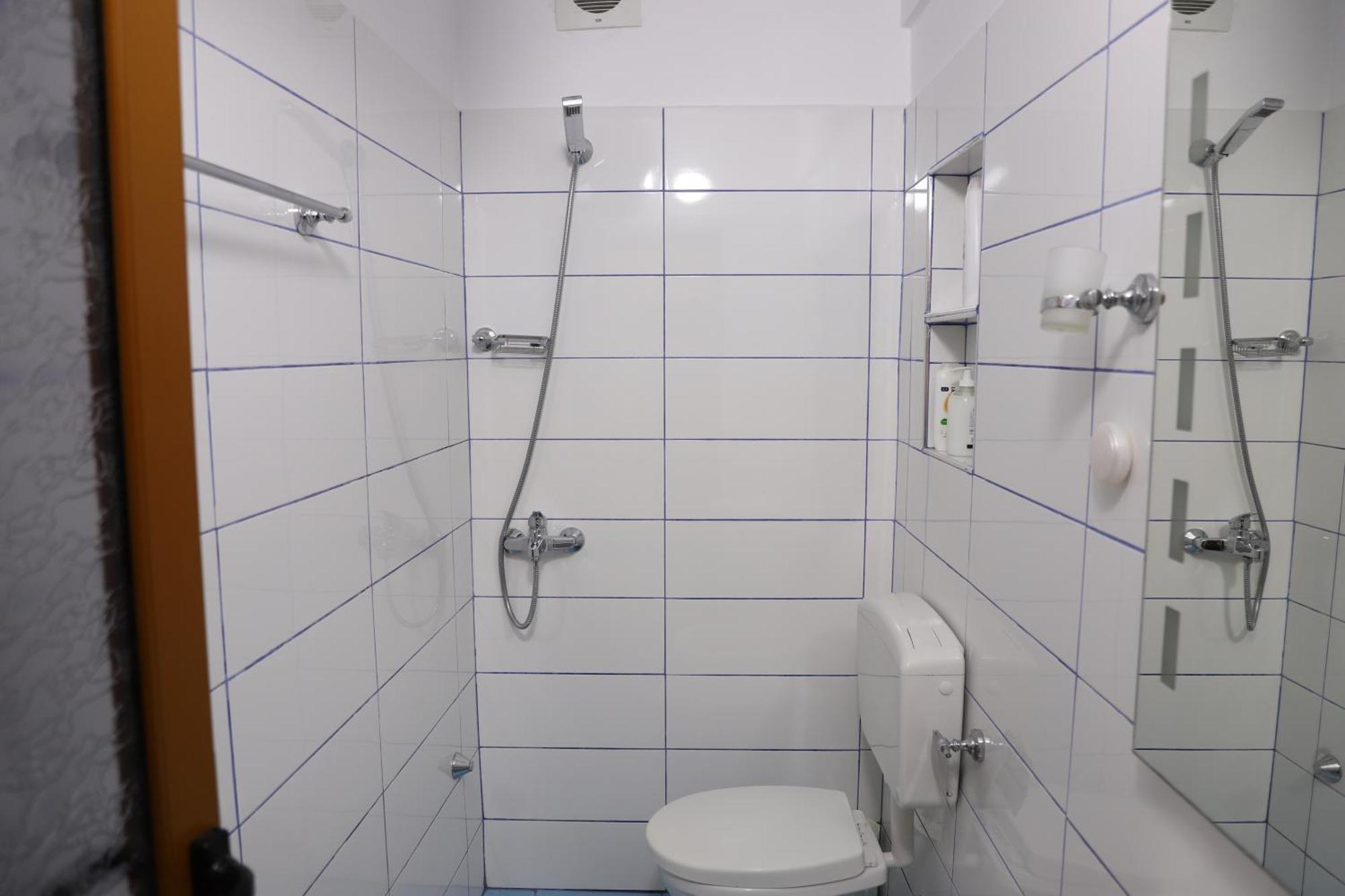 Apartment Altin In Old Town Берат Екстер'єр фото