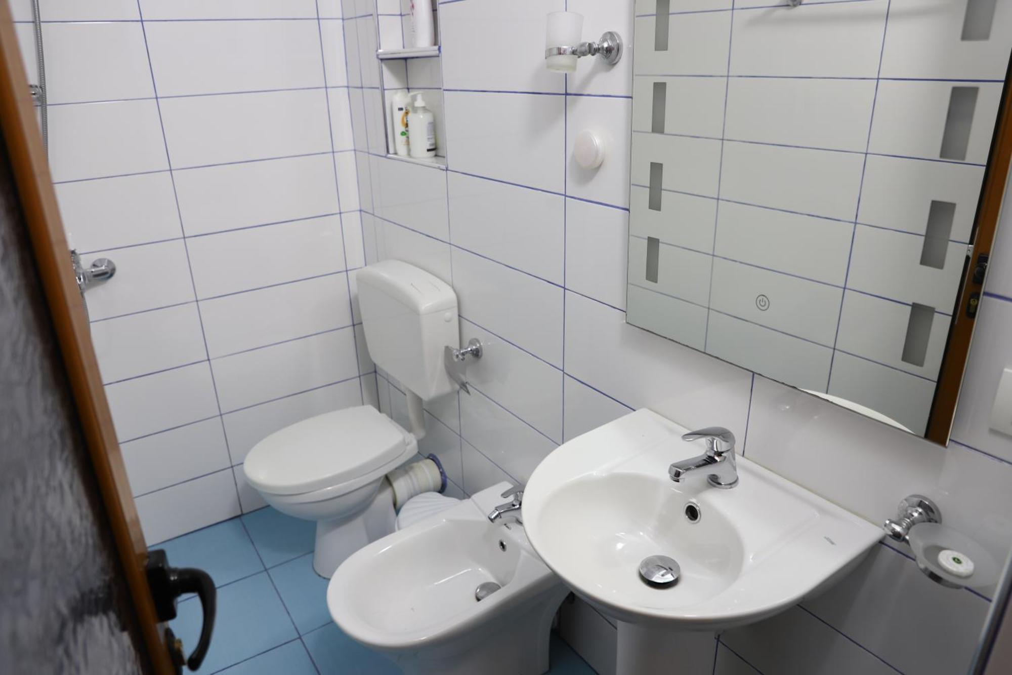 Apartment Altin In Old Town Берат Екстер'єр фото