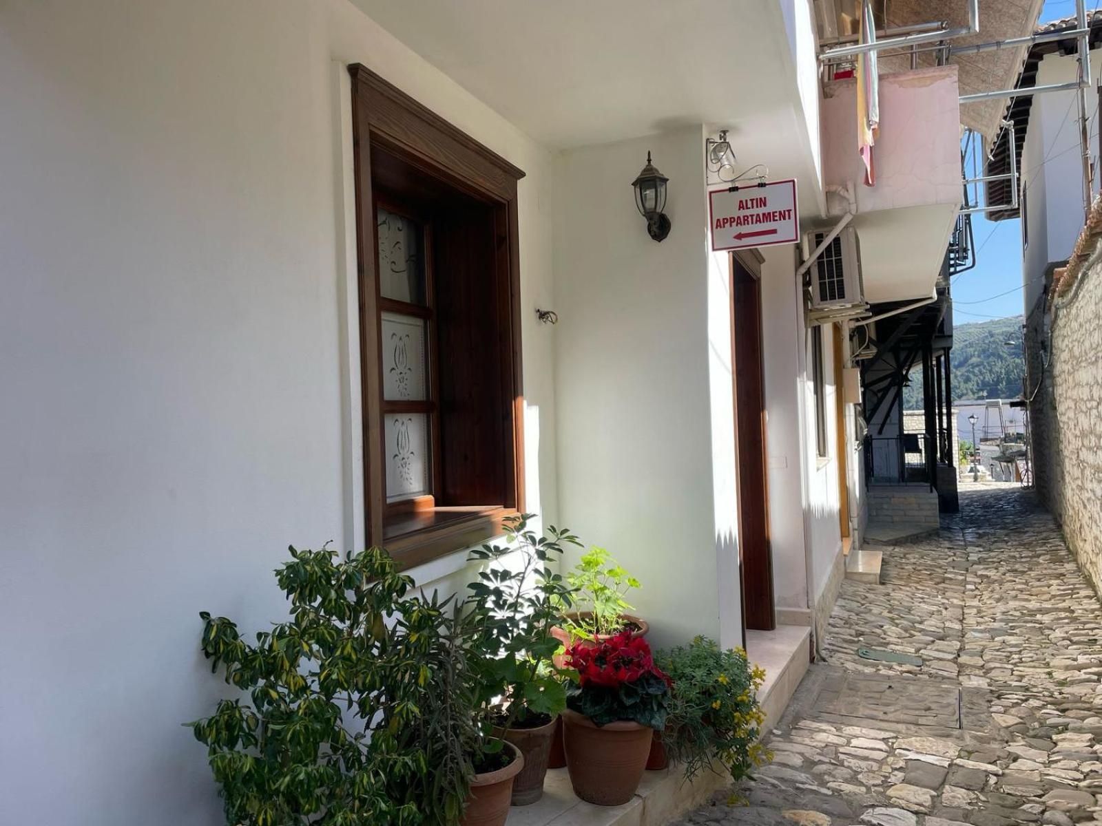 Apartment Altin In Old Town Берат Екстер'єр фото